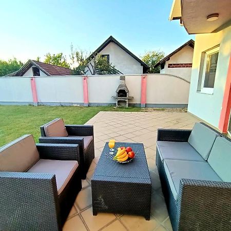 Villa 2 Etagen Mit Grossen Garten Modrica Luaran gambar